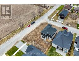 9 BRISCOE CRESCENT - 41