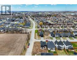 9 BRISCOE CRESCENT - 45