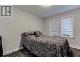 48 WOODLAND WALK - 17