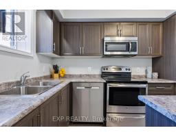 50 - 3200 SINGLETON AVENUE - 17