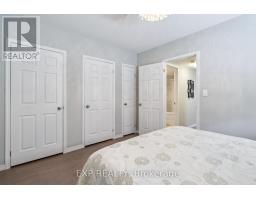 50 - 3200 SINGLETON AVENUE - 27