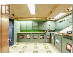 172 ROSS AVENUE - 22