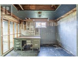 172 ROSS AVENUE - 23