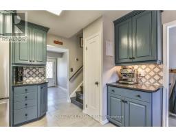5 ALDBOROUGH AVENUE - 12
