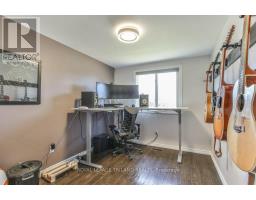 5 ALDBOROUGH AVENUE - 17