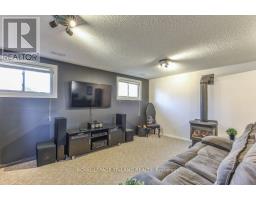 5 ALDBOROUGH AVENUE - 21
