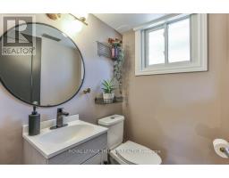 5 ALDBOROUGH AVENUE - 27