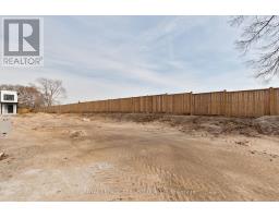 4 - 101 SWALES AVENUE - 32