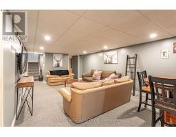 1645 GLADSTONE DRIVE - 21