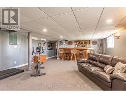 1645 GLADSTONE DRIVE - 23