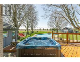 1645 GLADSTONE DRIVE - 38