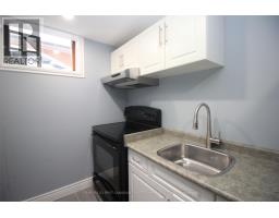 38 PATIENCE CRESCENT - 24