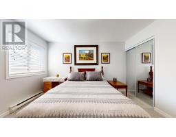 18 - 140 CONWAY DRIVE - 22