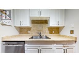 18 - 140 CONWAY DRIVE - 9