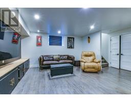 146 GILMOUR DRIVE - 30