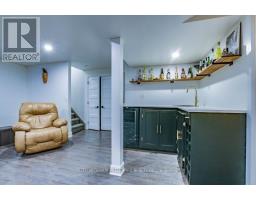 146 GILMOUR DRIVE - 32