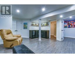 146 GILMOUR DRIVE - 33