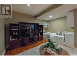 865 BARCLAY ROAD - 36