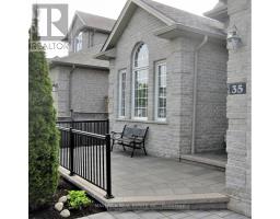 35 GREYROCK CRESCENT - 2