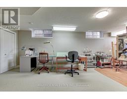 35 GREYROCK CRESCENT - 30