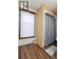 16 MAPLE STREET - 30