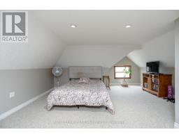 16 MAPLE STREET - 33