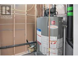 37 - 1030 OAKCROSSING GATE - 40