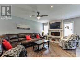 1884 FREDERICK CRESCENT - 12