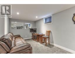 1884 FREDERICK CRESCENT - 29