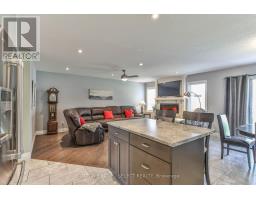 1884 FREDERICK CRESCENT - 9
