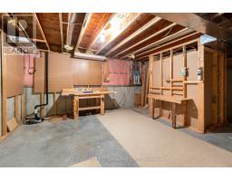 10 - 1241 BEAVERBROOK AVENUE - 24