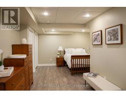 55 MORAINE CRESCENT - 36