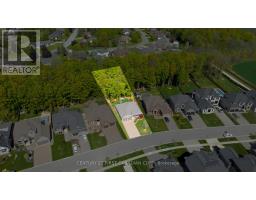 302 SONGBIRD LANE - 41