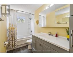 8 LOCHERN ROAD - 27