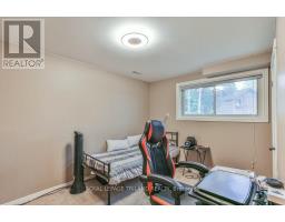 4 MAXWELL CRESCENT - 24