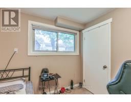 4 MAXWELL CRESCENT - 25