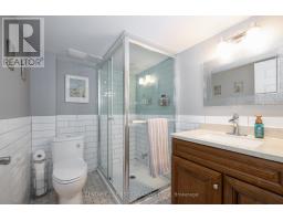 21 MAPLEWOOD LANE - 32