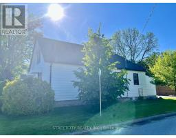 103 FORWARD AVENUE N - 4
