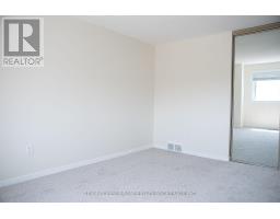 63 - 1990 WAVELL STREET - 19