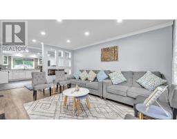 158 AUGUSTA CRESCENT - 4