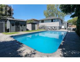 16 BLANCHARD CRESCENT - 40