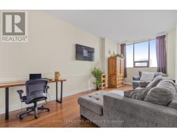 2105 - 389 DUNDAS STREET - 15