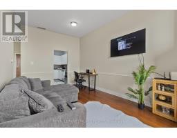 2105 - 389 DUNDAS STREET - 18