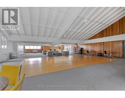 2105 - 389 DUNDAS STREET - 24