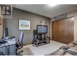 11 TUMBLEWEED CRESCENT - 26