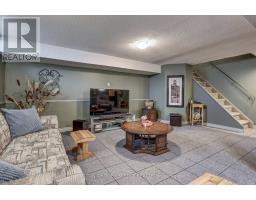 11 TUMBLEWEED CRESCENT - 29