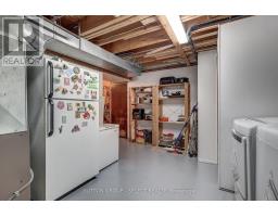 11 TUMBLEWEED CRESCENT - 33