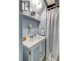 11 TUMBLEWEED CRESCENT - 36