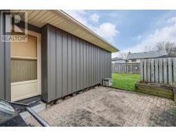 11 TUMBLEWEED CRESCENT - 38