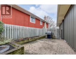 11 TUMBLEWEED CRESCENT - 39